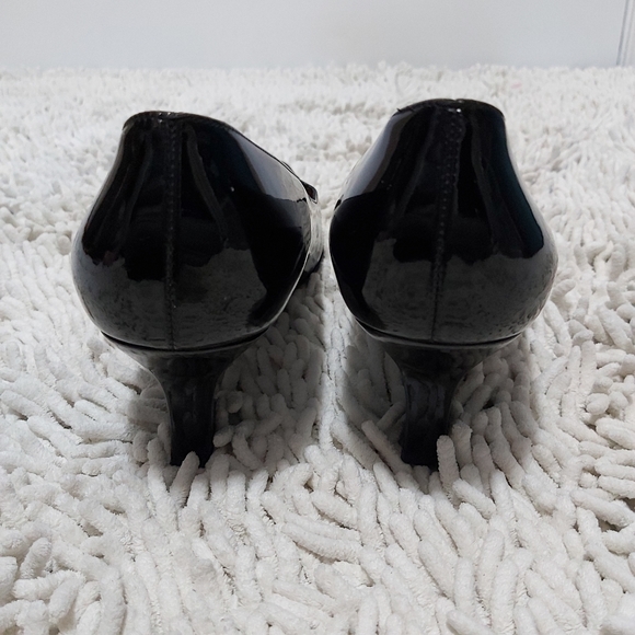 Salvatore Ferragamo black patent leather heels- size 7.5 - Picture 10 of 10